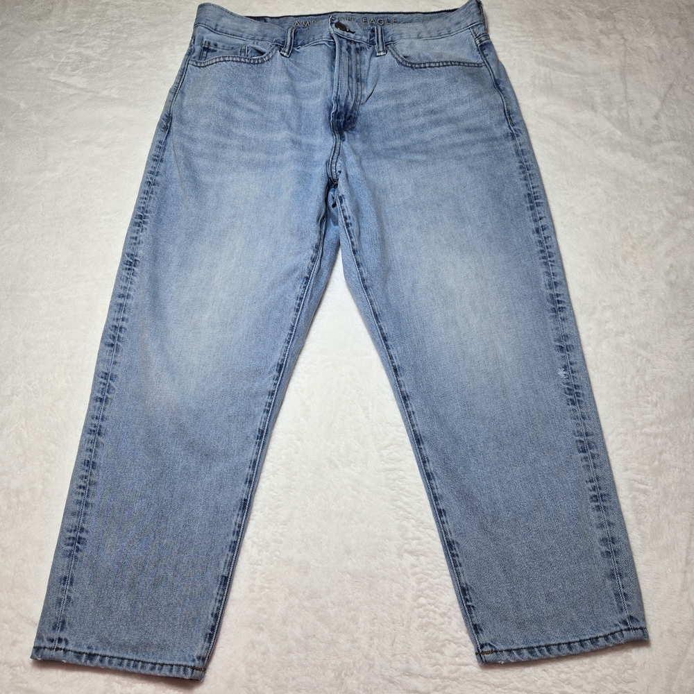 American Eagle Jeans 35 x 23.5 Blue Loose Cropped Straight Leg Light Wash Denim
